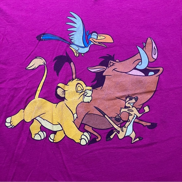 ☀️ Disney The Lion King Graphic V Neck Tee Juniors Size Medium Pink/Magenta - Picture 3 of 4
